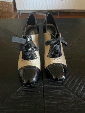 Gianni Bini Victorian Black and Cream Oxford Tie Up Heel Booties Size 8.5